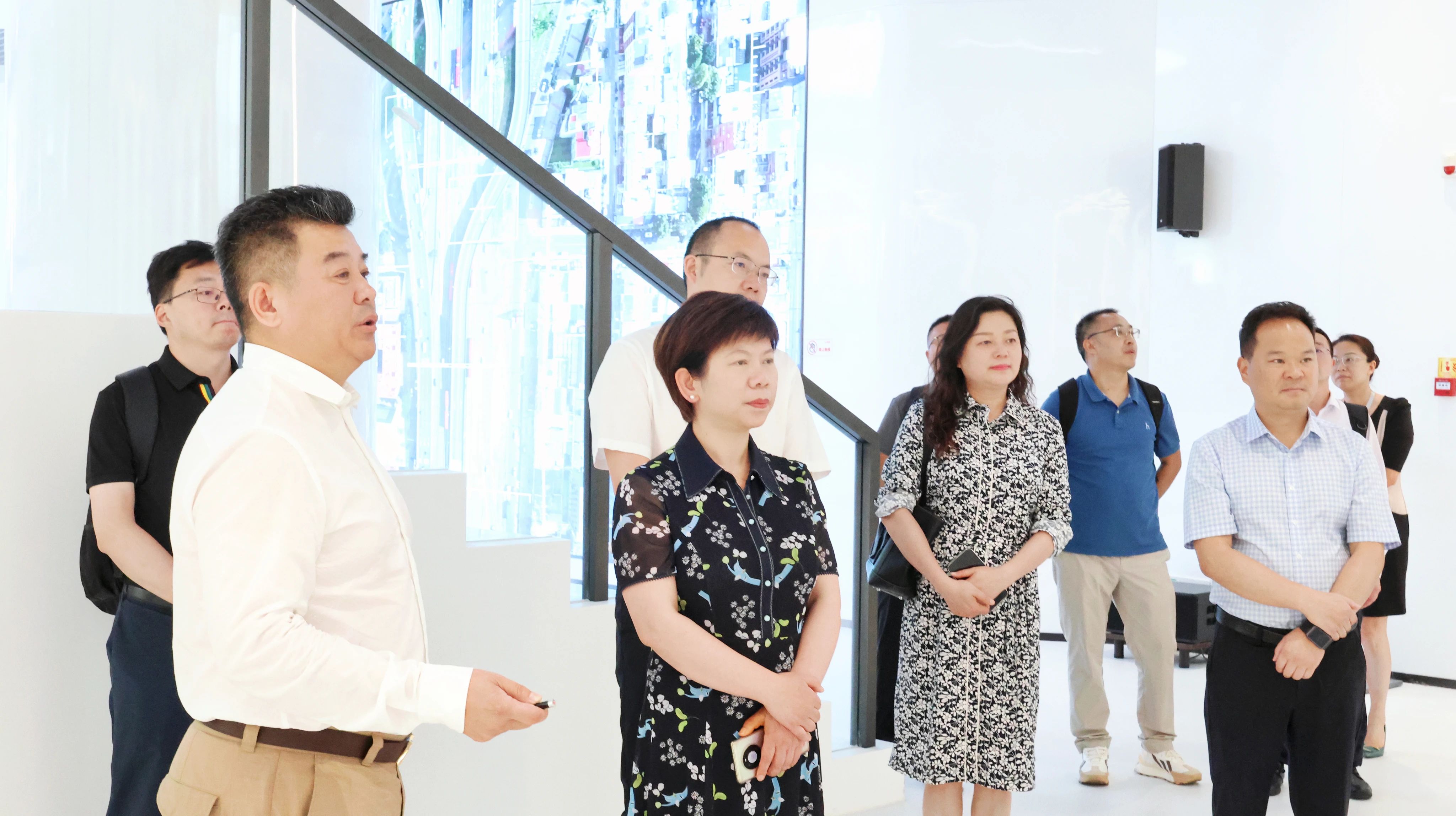 凯发(中国)官网与成都市郫都区达成战略合作 推动成都影视城建设