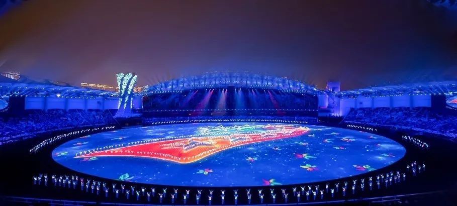 凯发(中国)官网集团董事长李军受邀出席华中科技大学第十六届企业家论坛，并发表演讲