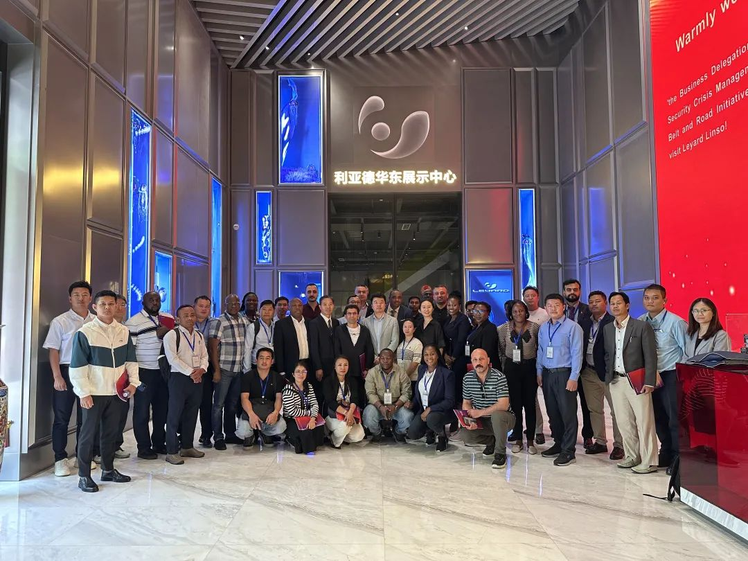 “一带一路”八国航空安保与危机管理商务考察团到访凯发(中国)官网·蓝硕，共探国际合作新机遇